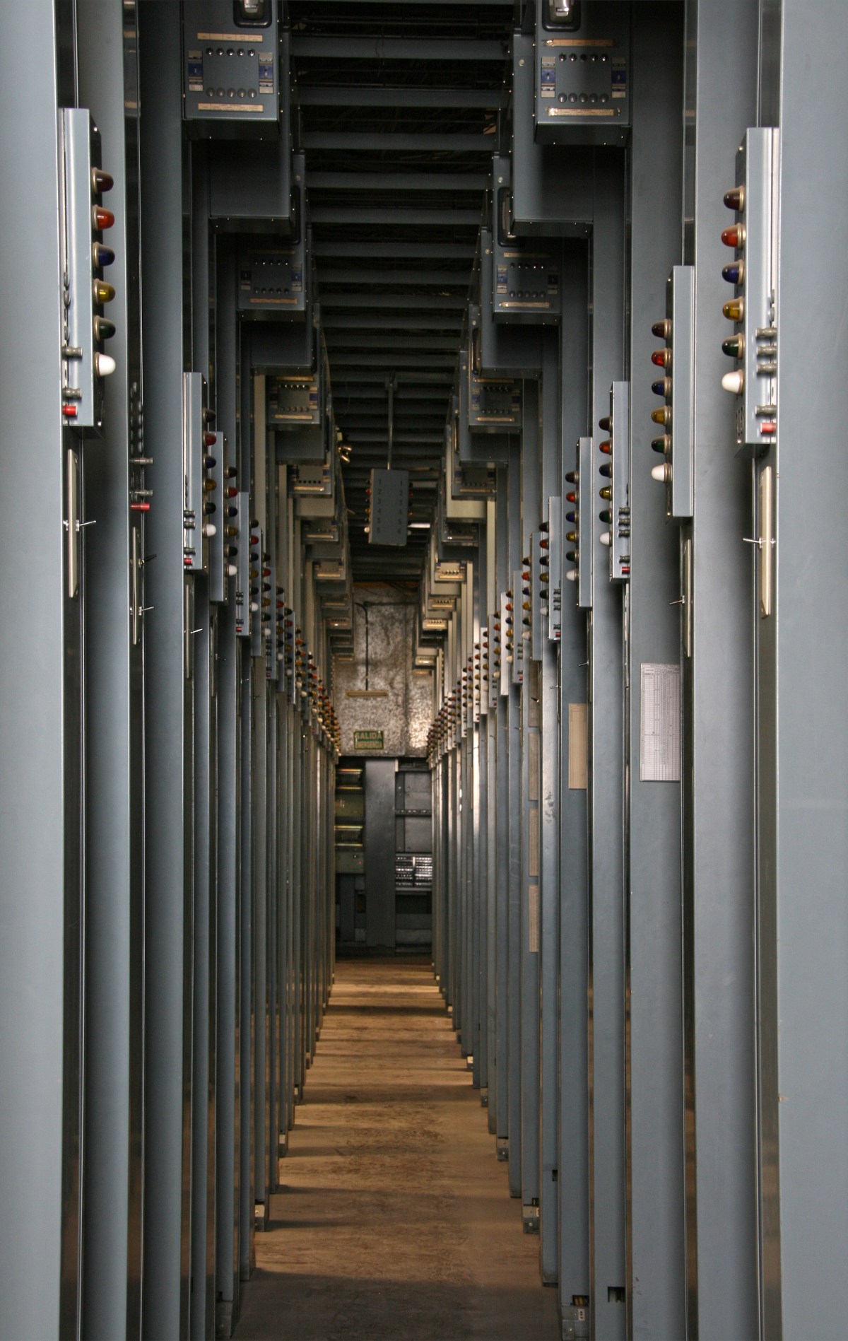 Comunicación presentada en el VI Congreso de TICCIH «La conservación del patrimonio industrial relativo a centrales electromecánicas de conmutación telefónica y la memoria del trabajo manual especializado&nbsp;asociado».