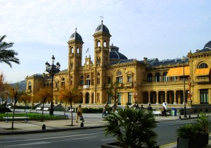 http://commons.wikimedia.org/wiki/File:San_Sebastian_Ayuntamiento.jpg