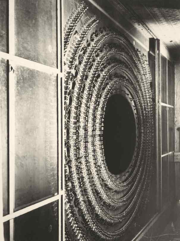 Rosácea de la central de la Calle Mayor en Madrid (Archivo Fundación Telefónica R-02727_1)