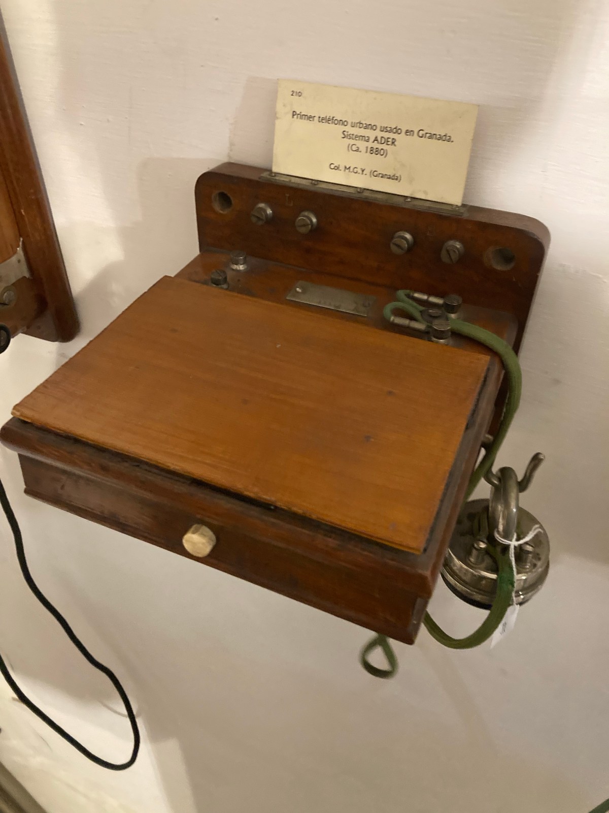 Patrimonio telefónico en Granada I: Colección&nbsp;MGY